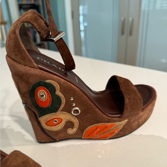 Prada suede wedge sandals. Size 37.5 US 7.5 - Picture 13 of 16